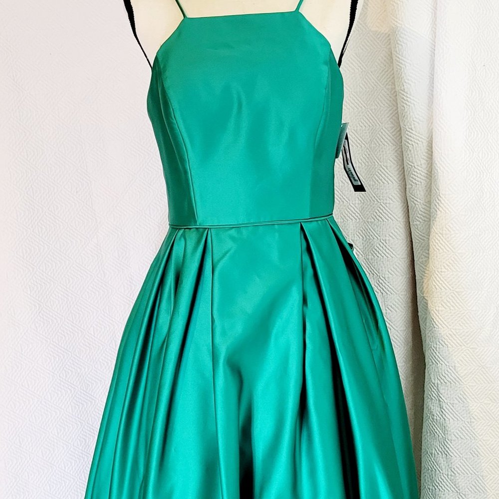 B&A Betsy and Adam Women's/Size 10/ Green/Strapless floor length Maxi Dress